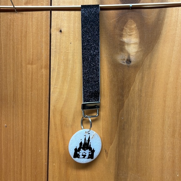 Disney Keychain - Picture 2 of 2